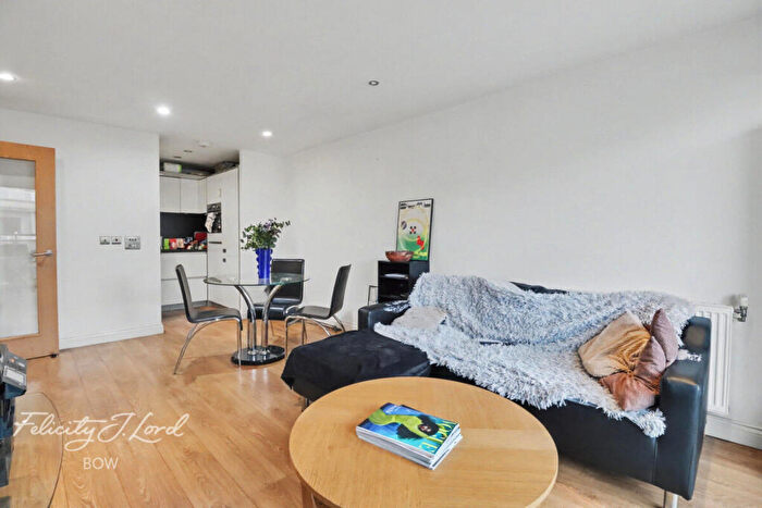 2 Bedroom Apartment To Rent In Trevithick Way, London, E3