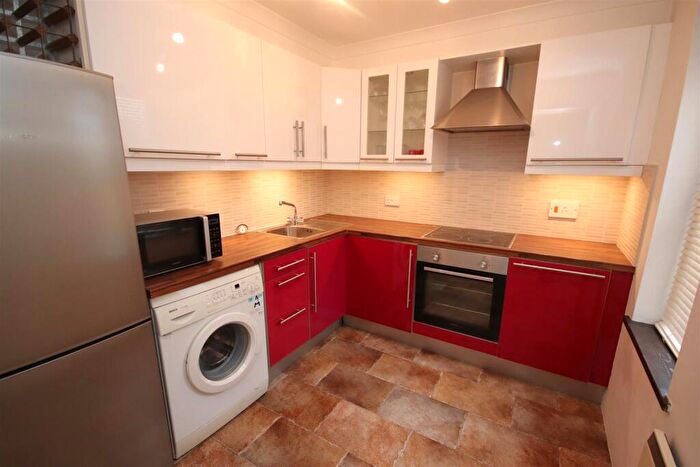 2 Bedroom Flat To Rent In Broadmeadows, Manhattan Drive, CB4