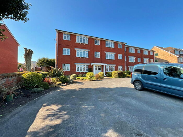 2 Bedroom Apartment For Sale In Oakworth Bank, Park Road, Hesketh Park, Southport, PR9