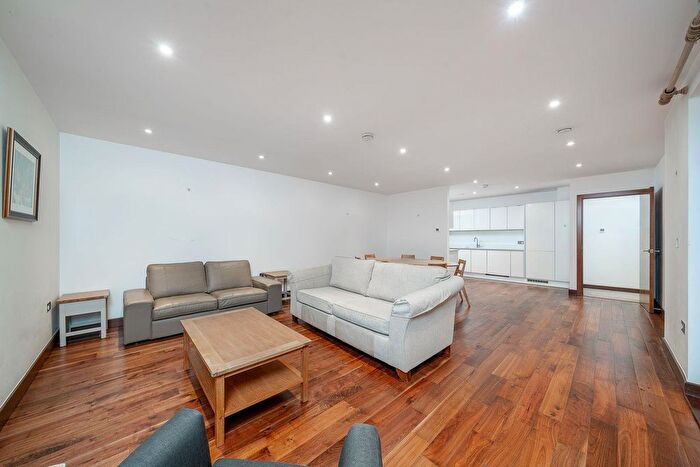 3 Bedroom Flat To Rent In Maygrove Road, West Hampstead, NW6