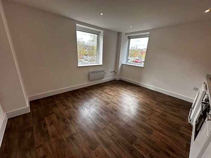 2 Bedroom Flat To Rent In Crown House, Banbury Town Centre, OX16
