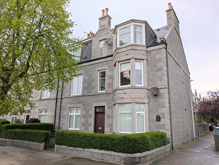 1 Bedroom Flat To Rent In Balmoral Place, Aberdeen, AB10