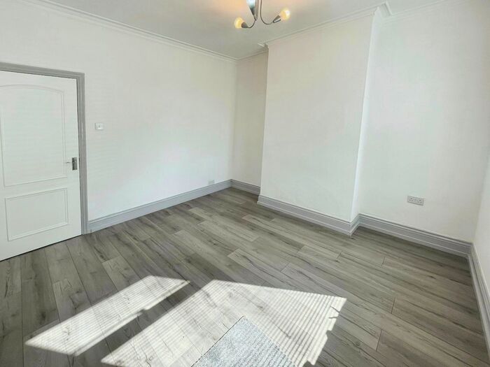 3 Bedroom End Of Terrace House To Rent In France Street, Parkgate, Rotherham, South Yorkshire, S62