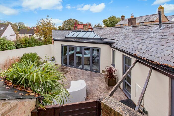 2 Bedroom Detached Bungalow To Rent In Gladstone Road, Headington, Oxford, OX3