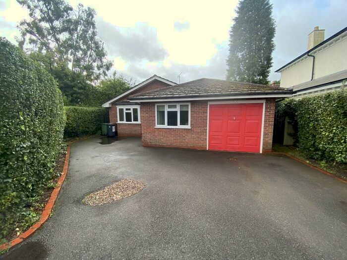 3 Bedroom Detached Bungalow To Rent In Broad Oaks Road, Solihull, B91