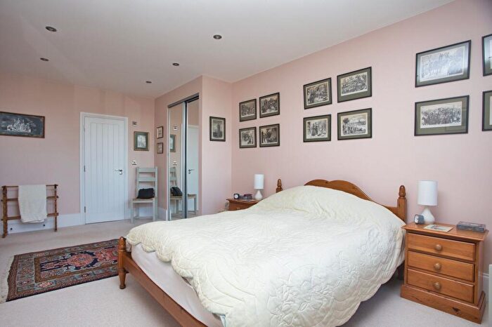 2 Bedroom Flat For Sale In Eversley Park, Folkestone, CT20
