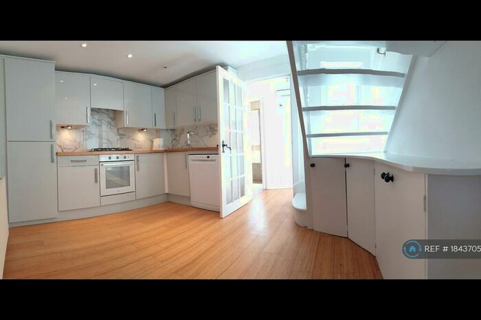 2 Bedroom Terraced House To Rent In West Barnes Lane, New Malden, KT3