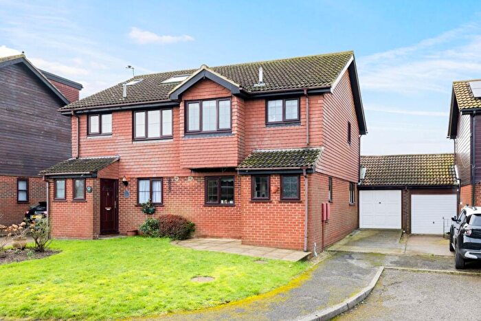 3 Bedroom Semi Detached House For Sale In Cricketers Close, Hawkinge, Folkestone, CT18