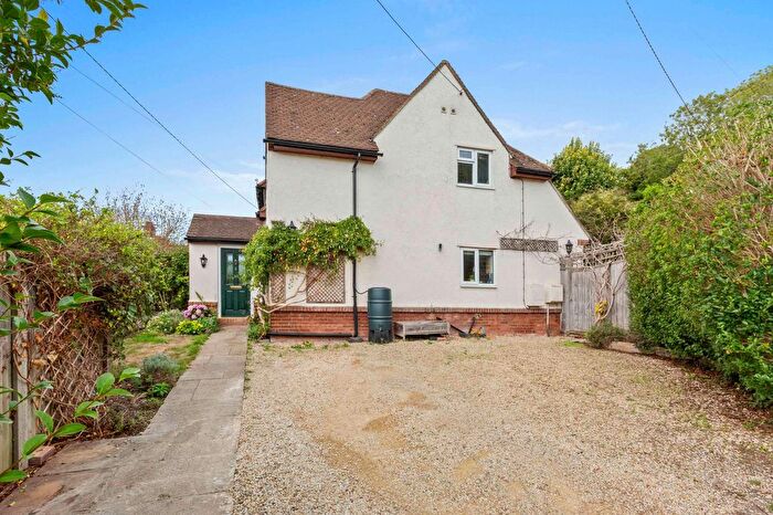 3 Bedroom Semi-Detached House For Sale In Princes Place, Princes Risborough, HP27