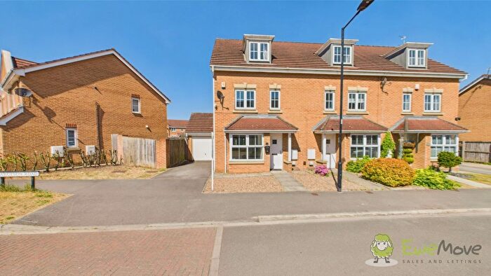 4 Bedroom Town House To Rent In Sargeson Road, Armthorpe, Doncaster, South Yorkshire, DN3