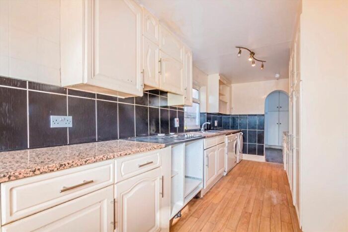 1 Bedroom Semi-Detached House To Rent In Elgar Avenue, Surbiton, KT5