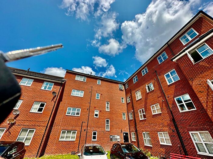 2 Bedroom Flat To Rent In Lathom Court, Liverpool, L36
