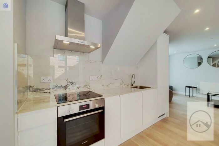 4 Bedroom Terraced House To Rent In Wells Walk, London, E7