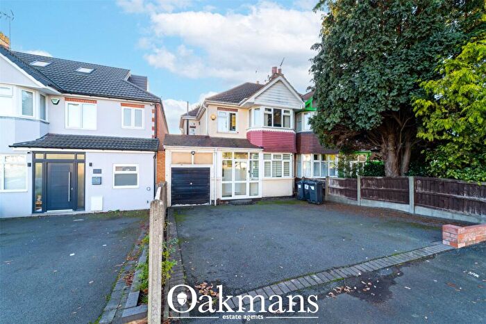 3 Bedroom Semi Detached House For Sale In Quinton Road, Birmingham, West Midlands, B17