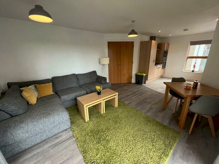 2 Bedroom Apartment To Rent In Jefferson Place, Fernie Street, M4