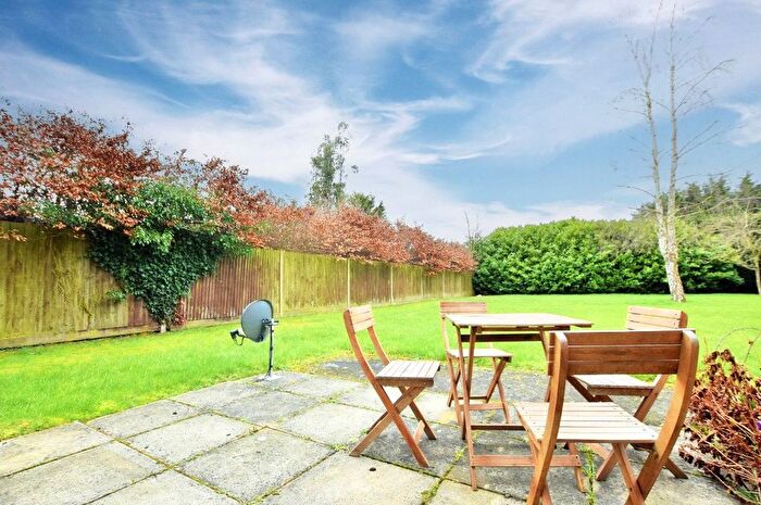 2 Bedroom Flat For Sale In Mansell Court, Shinfield Road, Reading, Berkshire, RG2