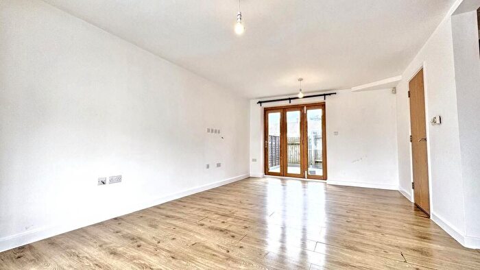 4 Bedroom Semi-detached House To Rent In Ashley Mews Portview Road, Bristol, BS11