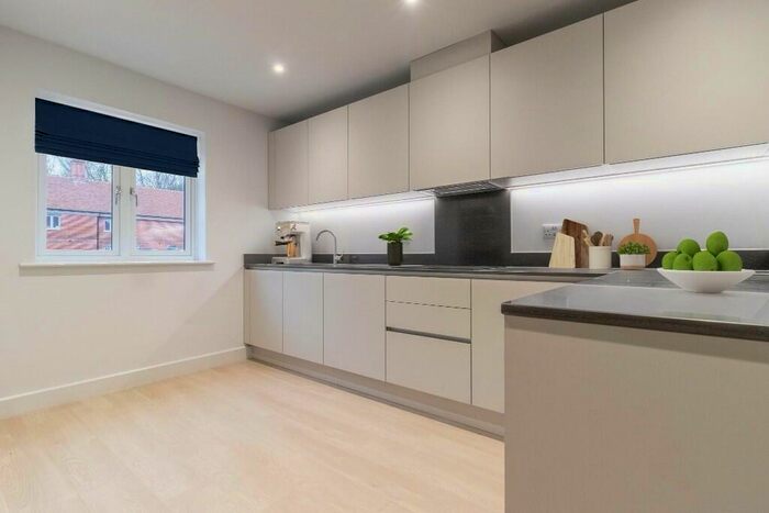 3 Bedroom Terraced House For Sale In Burderop Park Chiseldon Swindon, SN4