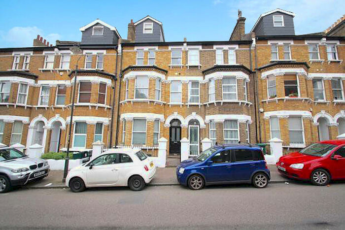 2 Bedroom Flat To Rent In Waldegrave Road, SE19
