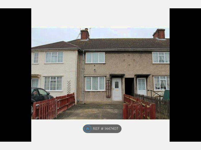 3 Bedroom Terraced House To Rent In Redlands Road, Enfield, EN3