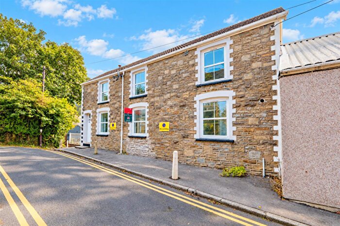 4 Bedroom End Of Terrace House For Sale In Park Place, Abertillery, NP13