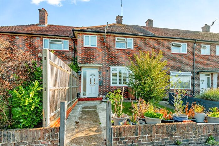 3 Bedroom End Of Terrace House For Sale In Purbeck Close, Merstham, Redhill, RH1