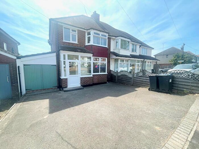 3 Bedroom House To Rent In Broad Lane, Kings Heath, B14