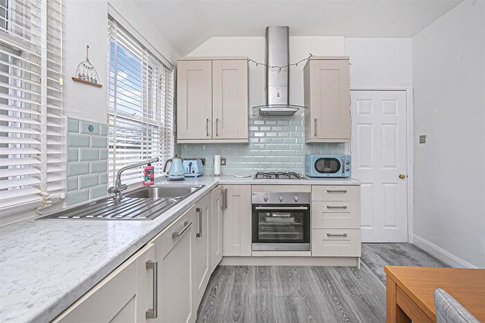 2 Bedroom Flat To Rent In Chapmans Place, Elie, Leven, KY9