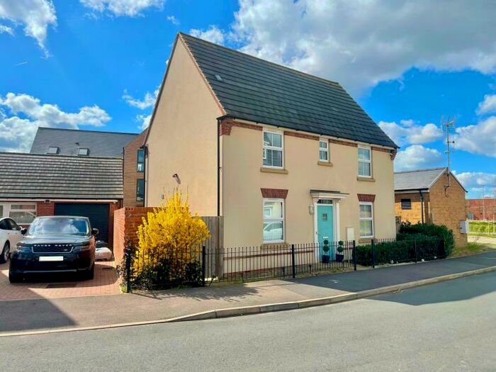 3 Bedroom Detached House To Rent In Shaw Savill Way, Brooklands, MK10