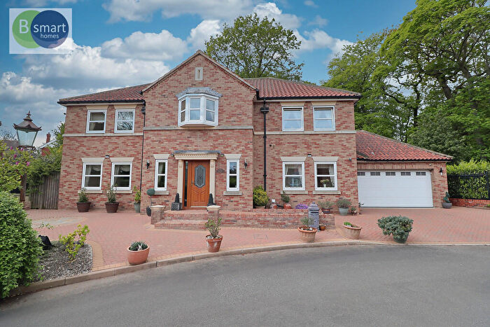 4 Bedroom Detached House For Sale In Racecourse Close, Swinton, S64