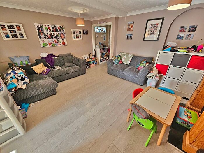3 Bedroom End Terrace House For Sale In Coniston Walk, Fareham, PO14