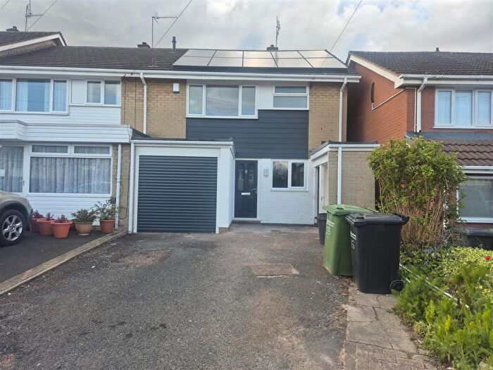 3 Bedroom House To Rent In Trimpley Drive, Kidderminster, DY11