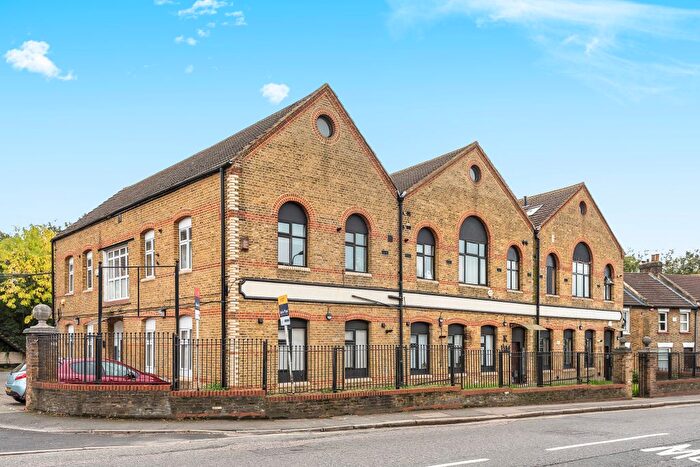 2 Bedroom Flat To Rent In - Homesdale Road, Bromley, BR1