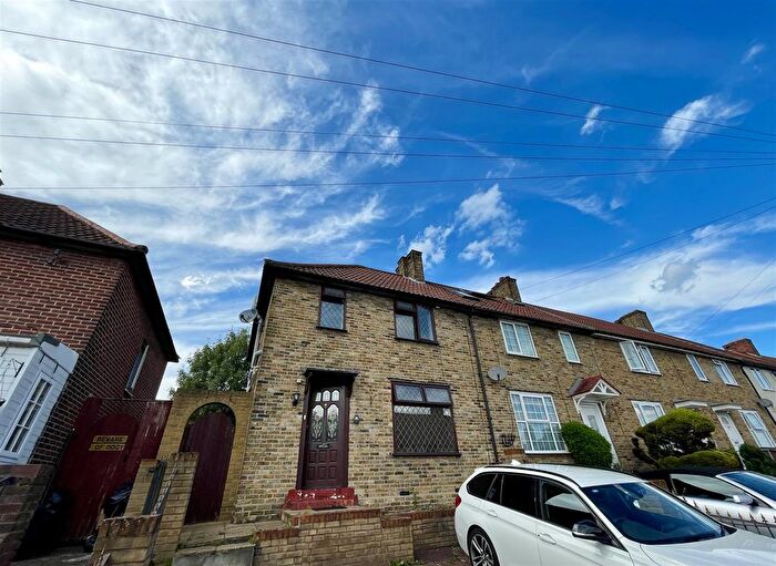 3 Bedroom End Of Terrace House To Rent In Welbeck Road, Sutton, SM1