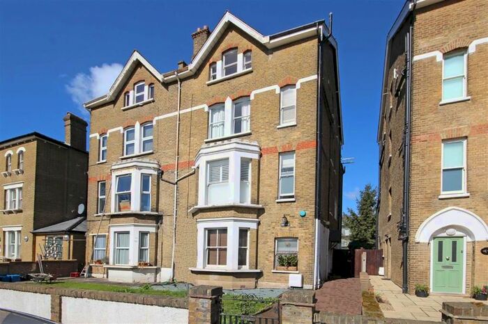 1 Bedroom Flat To Rent In Ferry Road, Teddington, TW11