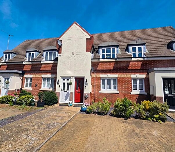 2 Bedroom Maisonette For Sale In Stanley Rise, Chelmer Village, Chelmsford, Chelmsford., CM2