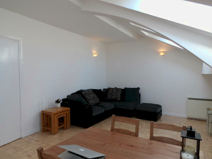 2 Bedroom Flat To Rent In Miller Street, Merchant City, G1
