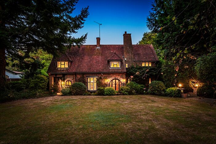 3 Bedroom Detached House For Sale In Silver Lane, Purley, Surrey, CR8