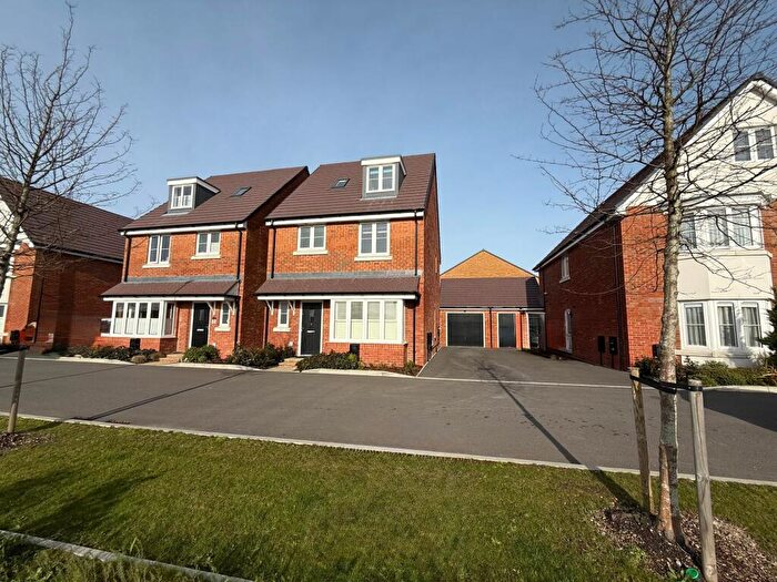 4 Bedroom Detached House For Sale In Osprey Drive, Chichester, PO20