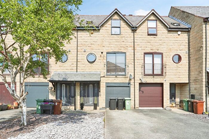 4 Bedroom Property For Sale In Keel Moorings, Rodley, Leeds, LS13
