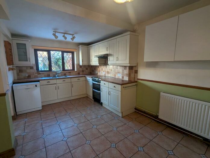 4 Bedroom House To Rent In Hollyhock Road, Saffron Walden, CB10