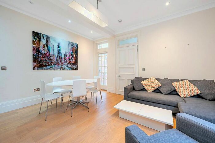 2 Bedroom Flat To Rent In Fitzgeorge Avenue, West Kensington, London, W14