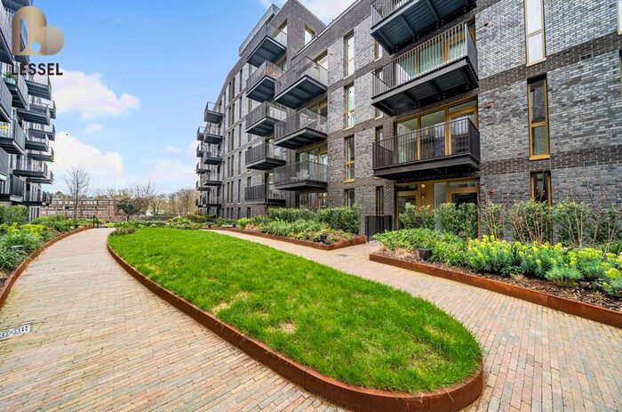 2 Bedroom Flat To Rent In Bradshaw Yard, Brentford, TW8