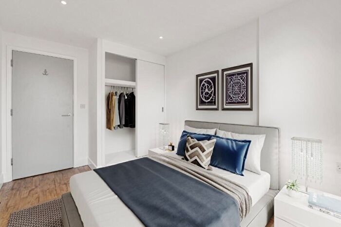 2 Bedroom Apartment To Rent In Station Approach, Epsom, Surrey, KT19