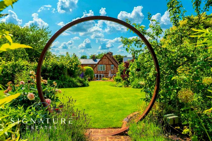 4 Bedroom Detached House For Sale In Stocks Road, Aldbury, Tring, HP23