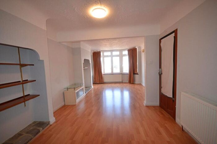 3 Bedroom Semi-Detached House To Rent In Elgin Avenue, , Kenton, Harrow, HA9