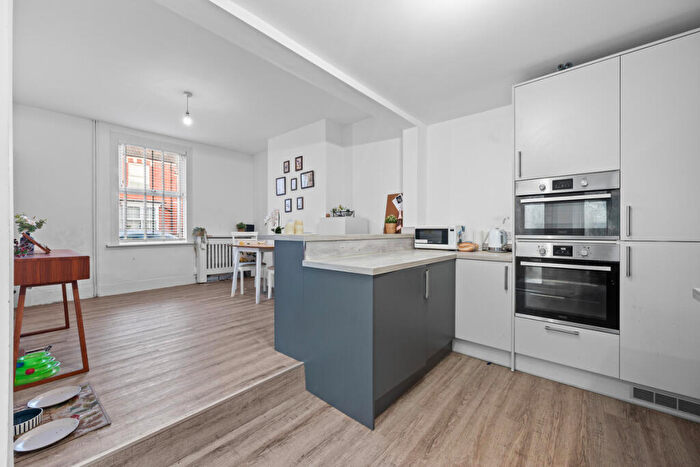 2 Bedroom Terraced House For Sale In North Street, Wellingborough, NN8