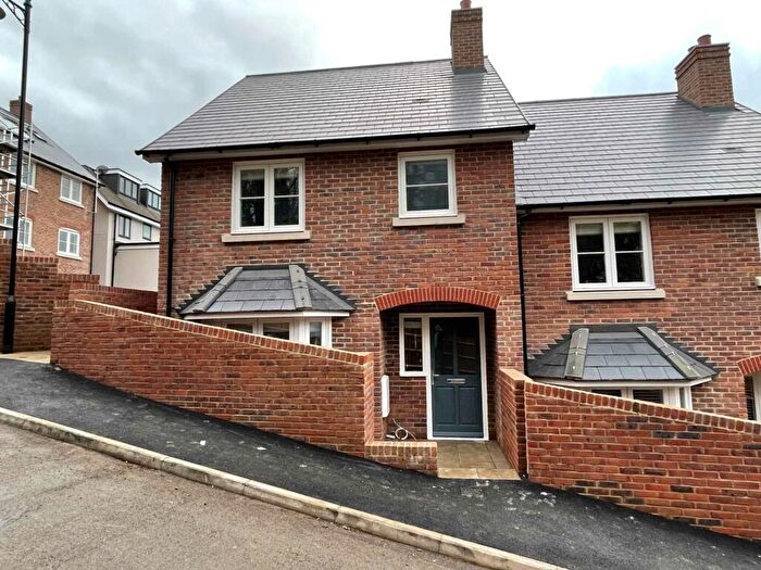 2 Bedroom End Of Terrace House To Rent In Walsham Close, Boxmoor, HP1