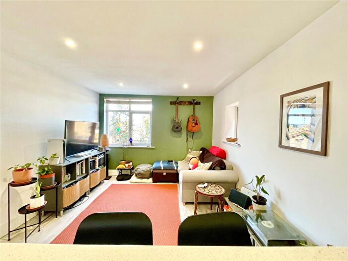 1 Bedroom Apartment For Sale In Lymington Road, Highcliffe On Sea, Christchurch, Dorset, BH23