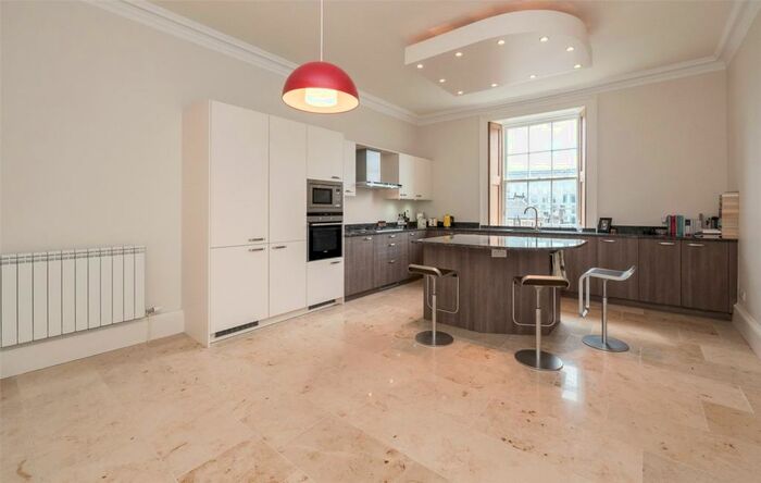 4 Bedroom Flat To Rent In Atholl Crescent, Edinburgh, Midlothian, EH3